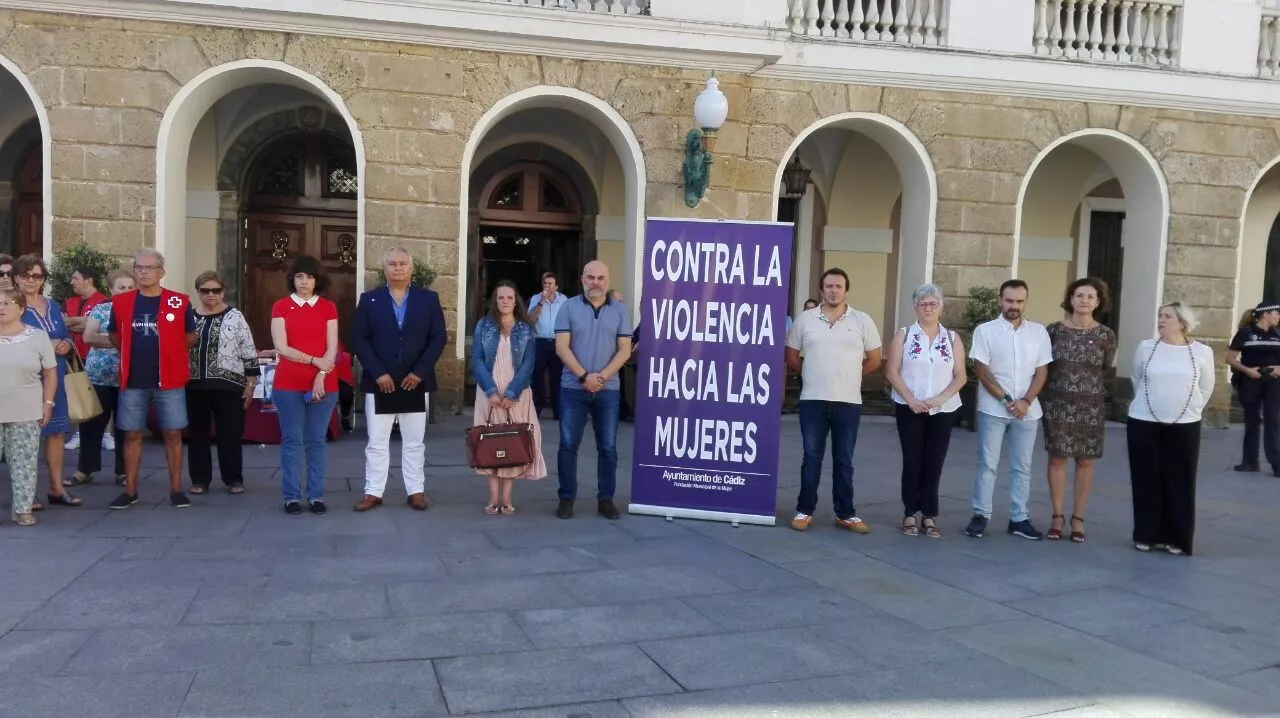 noticias cadiz minuto de silencio_22.jpg