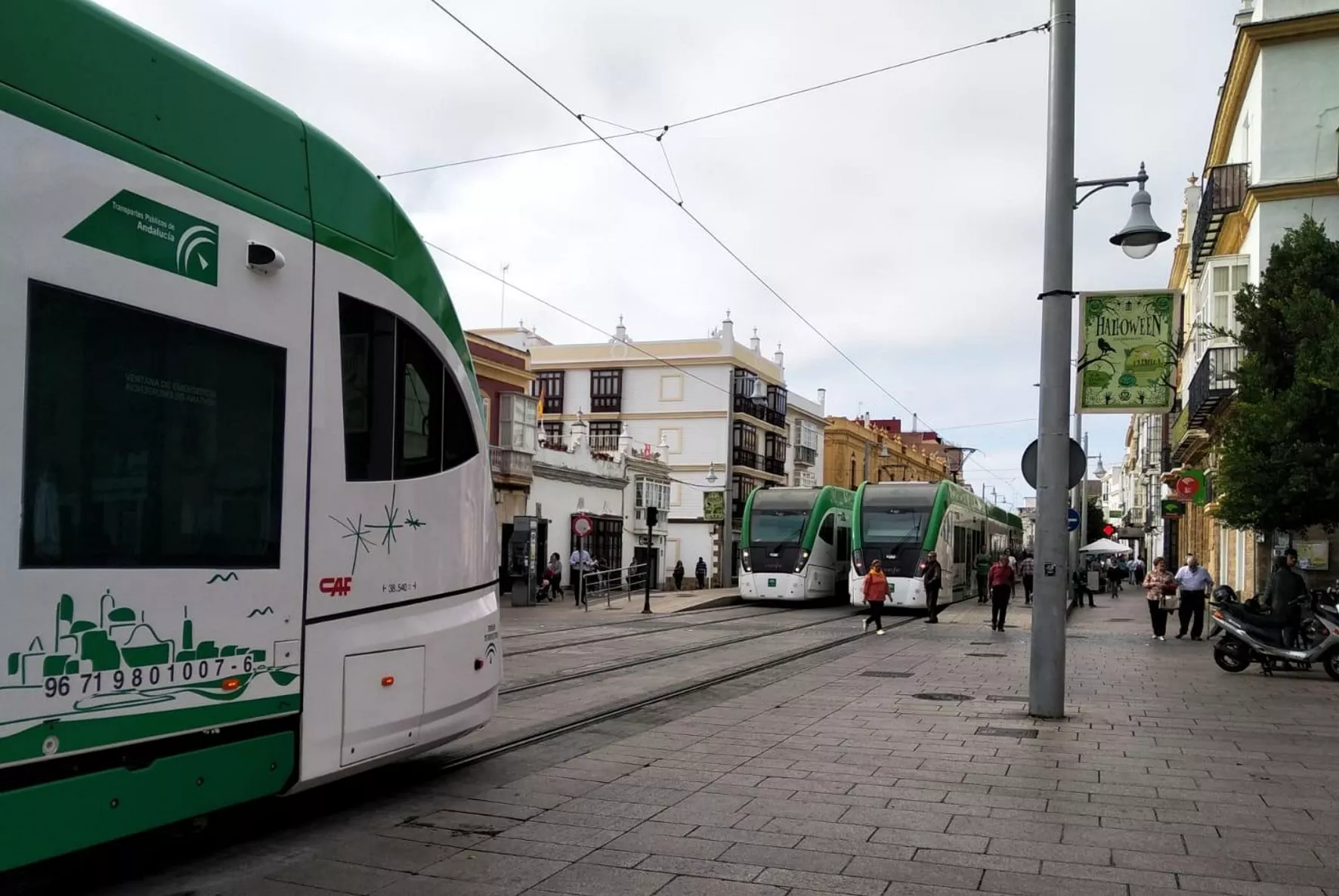 noticias cadiz tren tranvia calle real.jpg