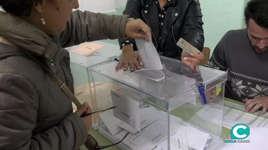 noticias cadiz ciudadanos votando.jpg