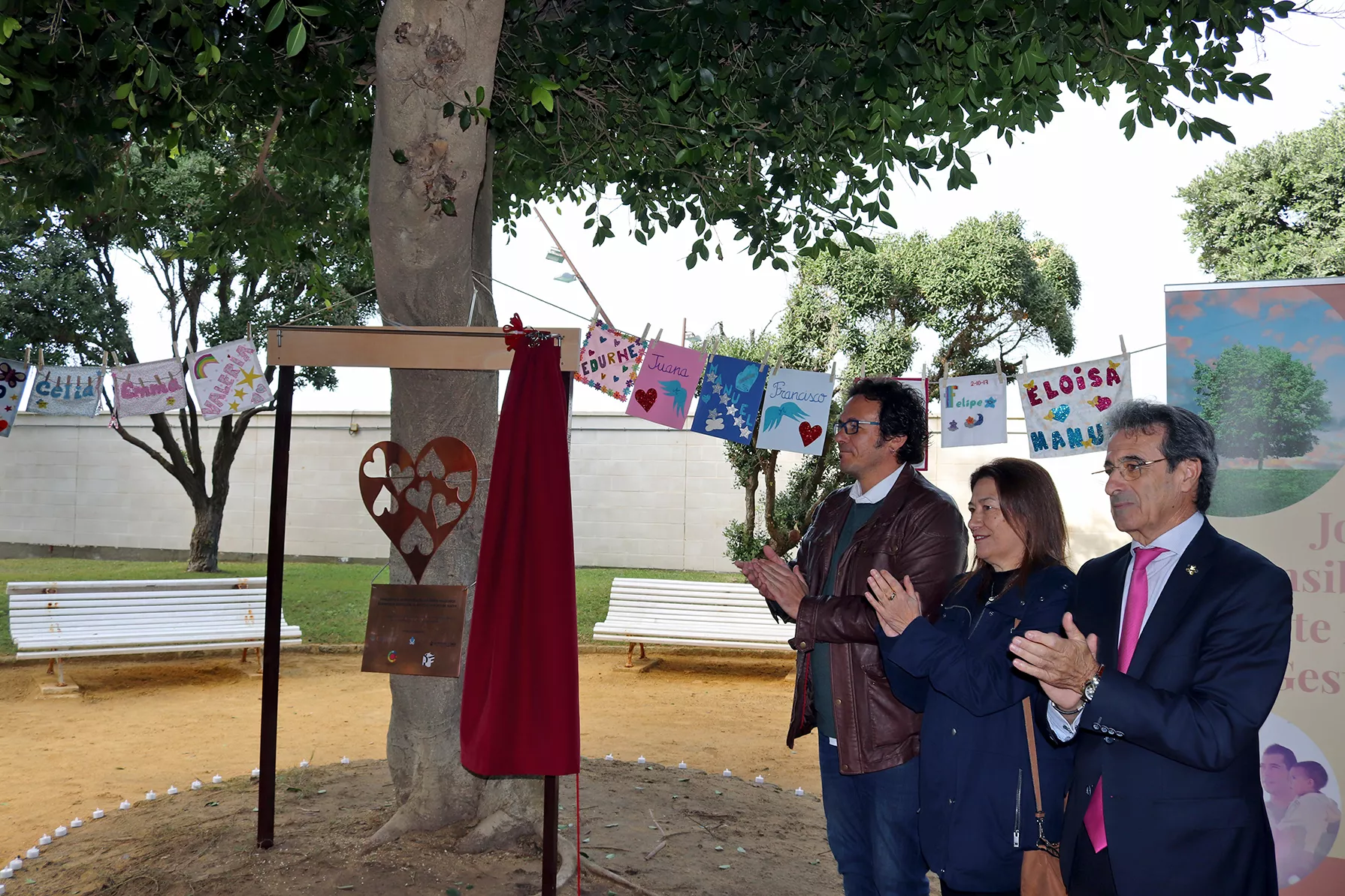 noticias cadiz placa en parque.jpg