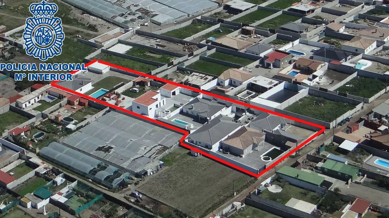 noticias cadiz chalets la linea.jpg