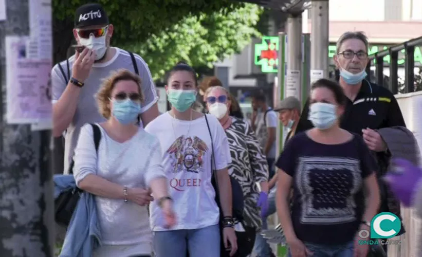 A. FOTO GENTE CALLE MSCARILLAS.jpg