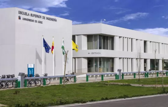 escuela ingenieria de uca.png