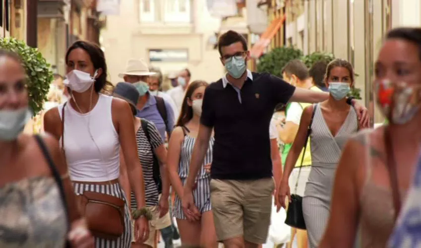 a GENTE CALLE MASCARILLA.jpg