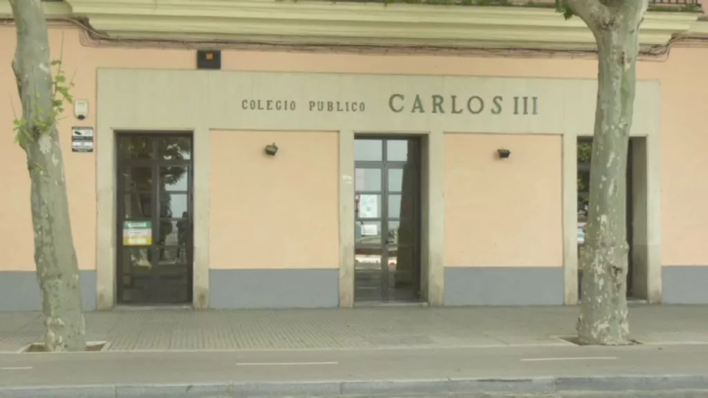 El Colegio Carlos III pierde una línea educativa de tres años a partir del próximo curso, según ha trasladado al centro la delegación de Educación