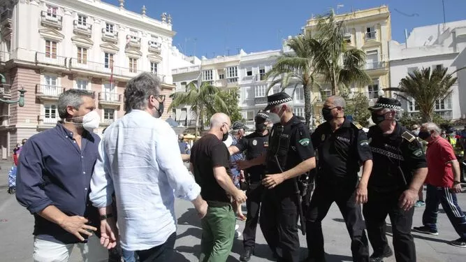 La bomba de humo se adentró por los conductos de ventilación