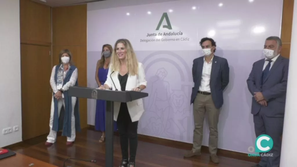 La delegada del Gobierno de Andalucía, Ana Mestre durante la presentación de las ayudas
