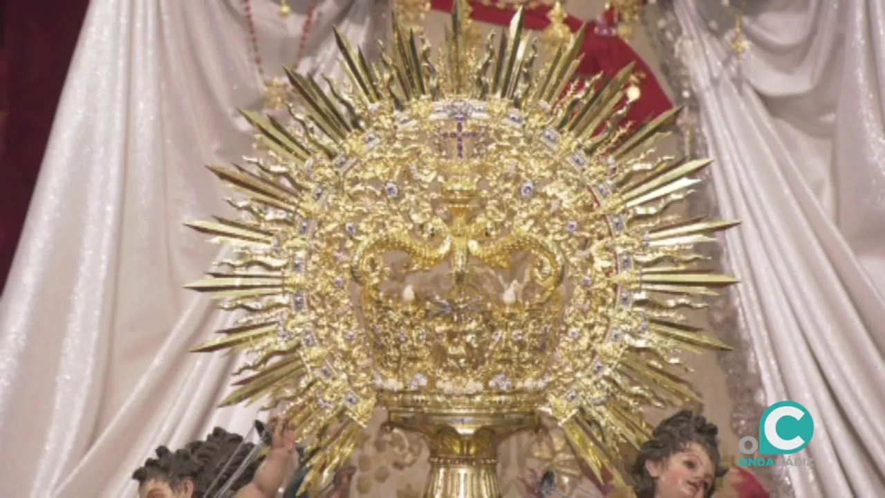 Imagen de la corona de la Virgen de las Penas 