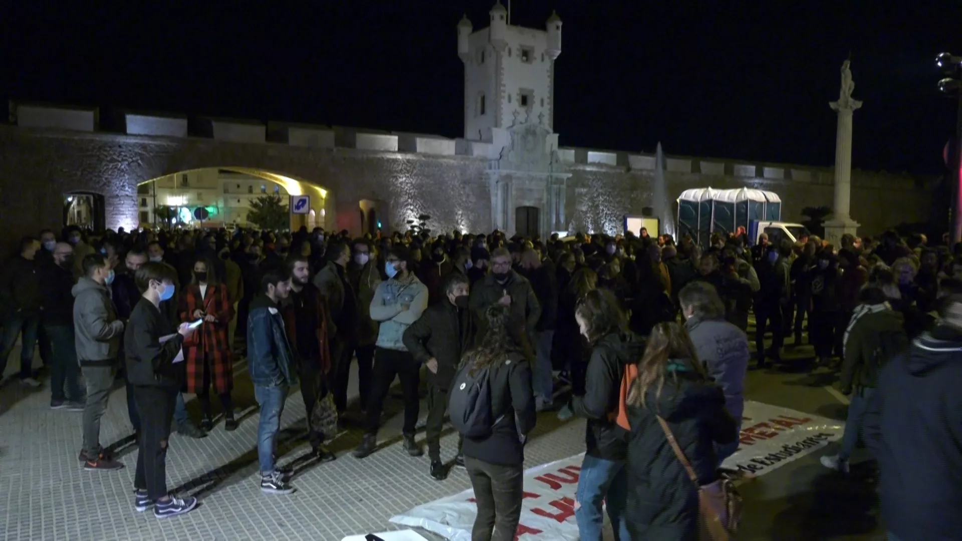 Ciudadanos se manifiestan en Puertas de Tierra