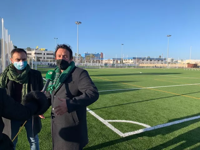 El alcalde de Cádiz, José María González, junto con el concejal de Deportes, José Ramón Páez