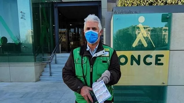 Narciso Coronel, vendedor.