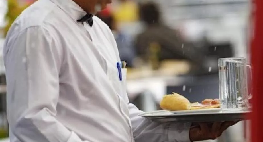 Bajo el paro a nivel nacional.