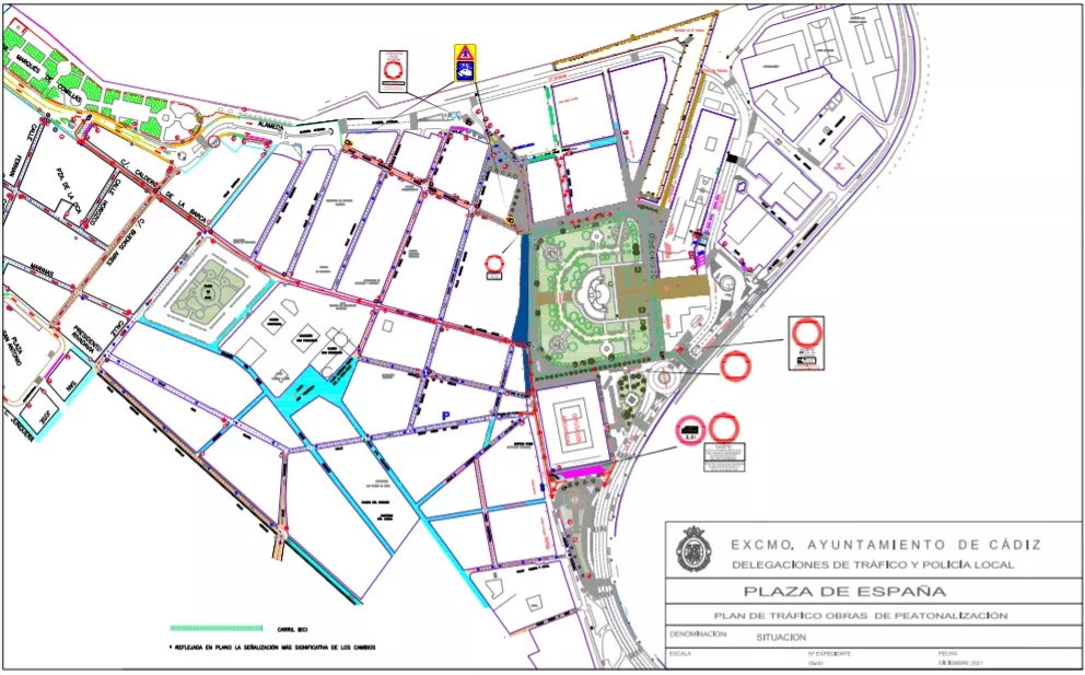 El Ayuntamiento mantendrá el plan de tráfico puesto en marcha en la zona de la Plaza de España por las obras de Eléctrica de Cádiz