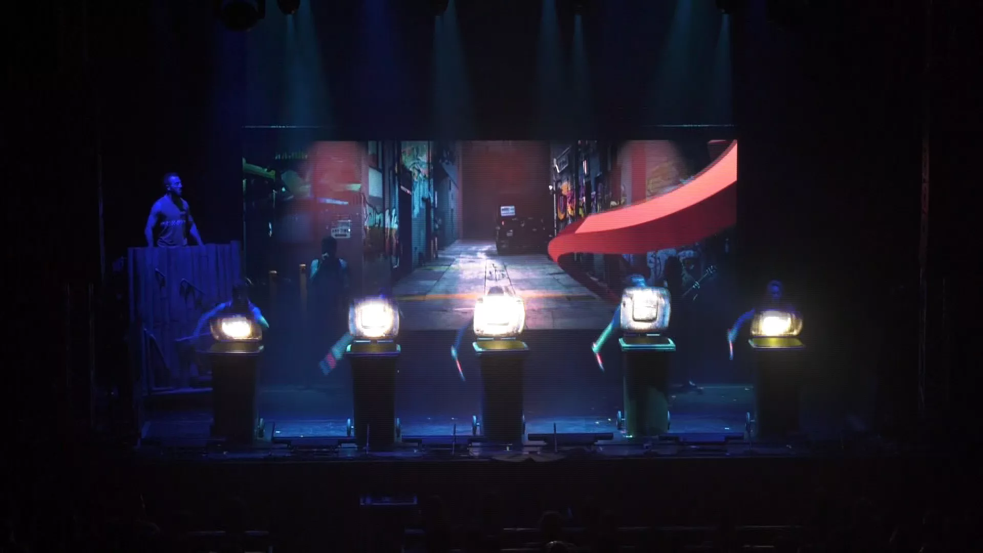 El Palacio de Congresos de Cádiz acoge el trepidante espectáculo de Mayumaná