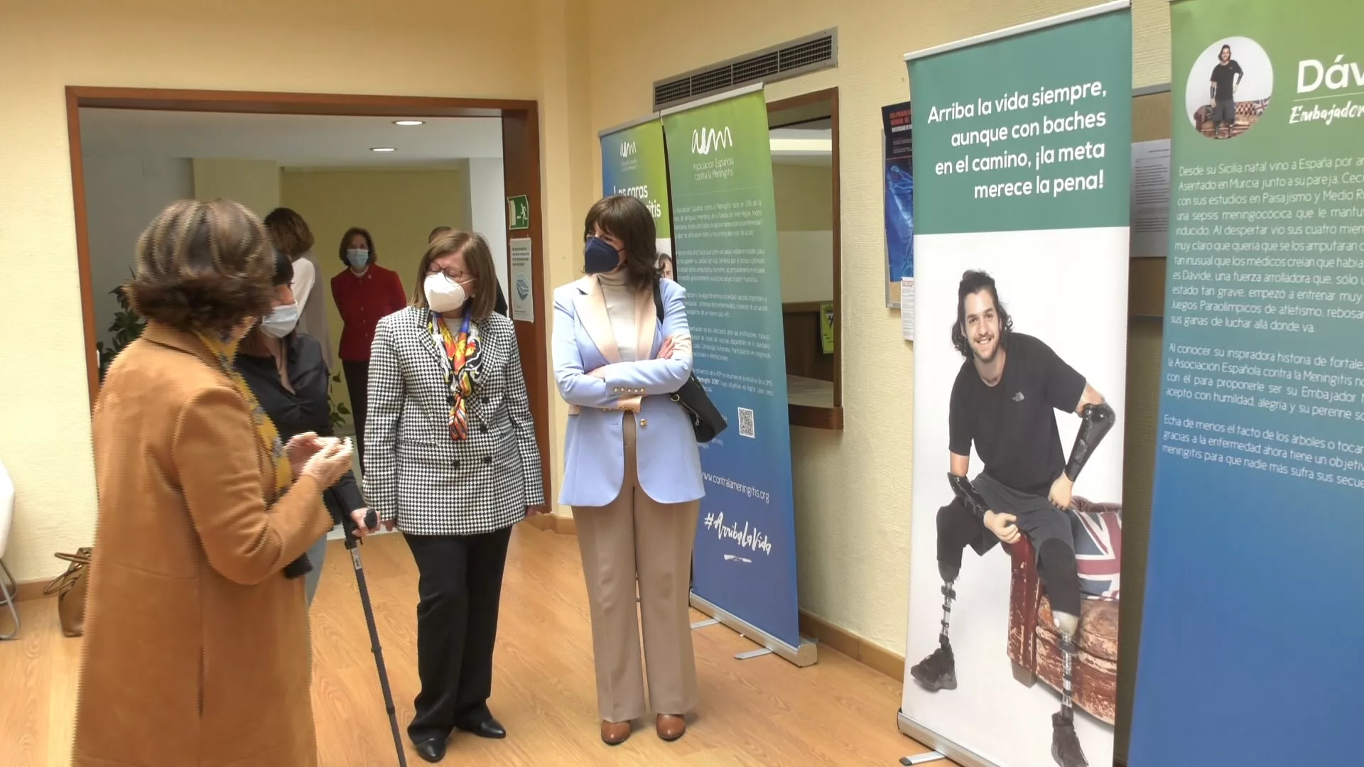 Visita a la exposición "Las Caras de la Meningitis"