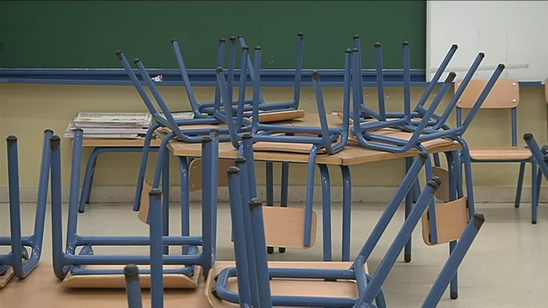 La Junta justifica en la falta de solicitudes la pérdida de dos líneas educativas en Cádiz