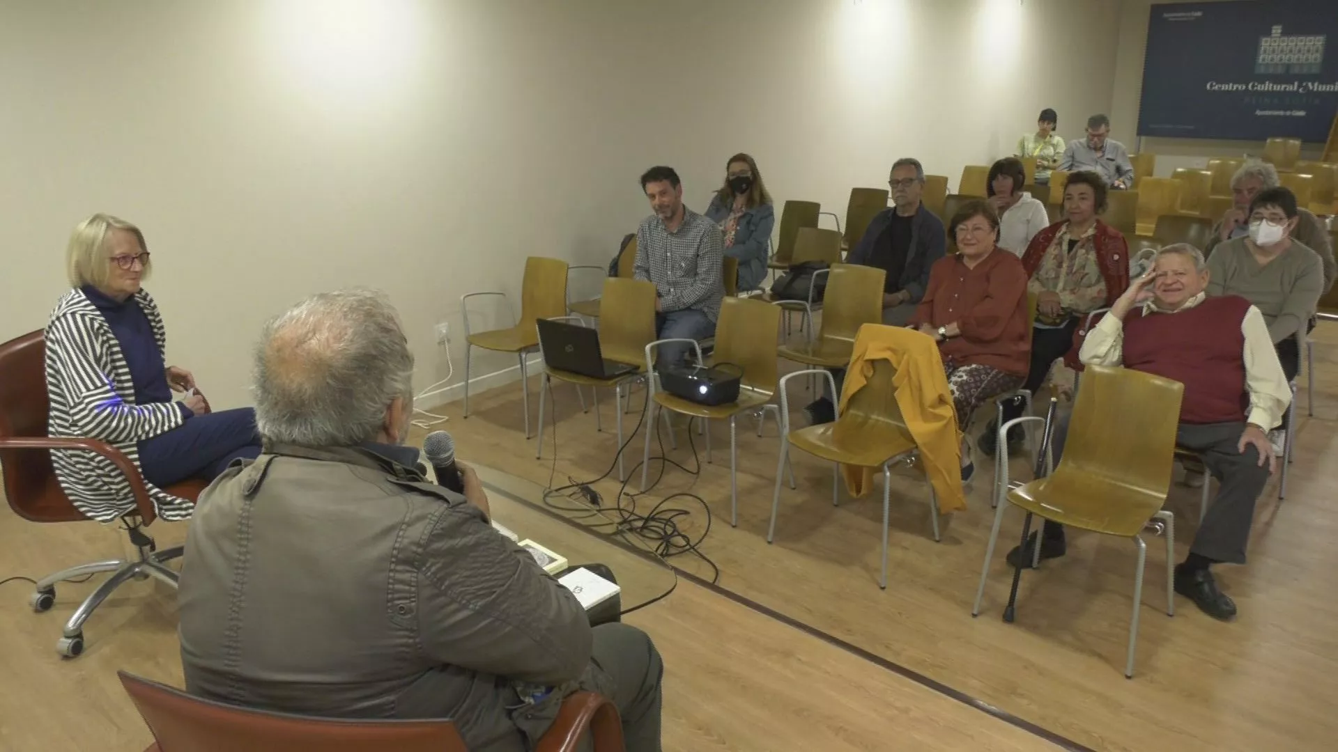 La poesía y la figura de Carlos Edmundo de Ory en el recuerdo del 'oleaje' del 99 aniversario de su nacimiento.