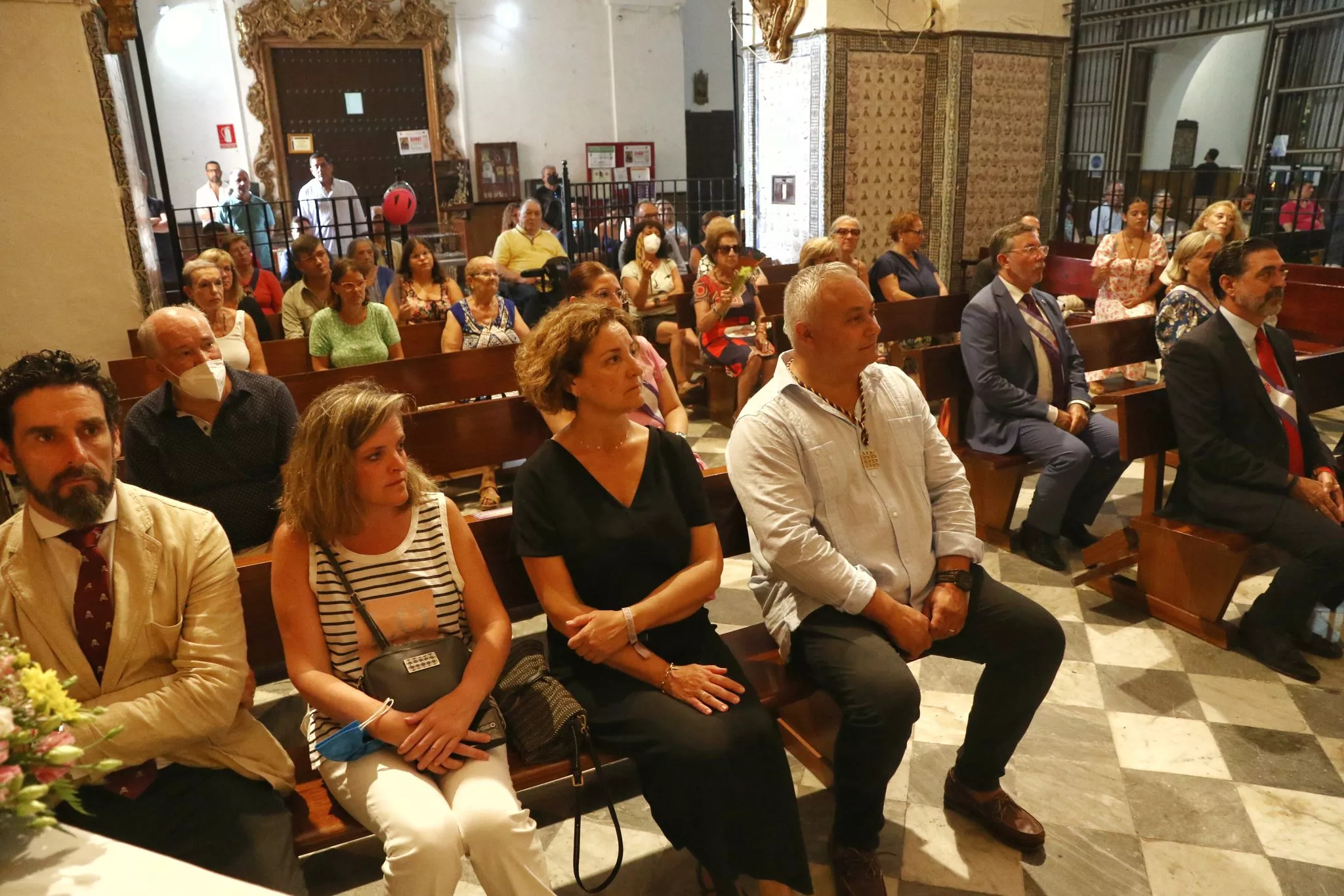 La cofradía, además, entregó un donativo a la asociación de ayuda a Ucrania