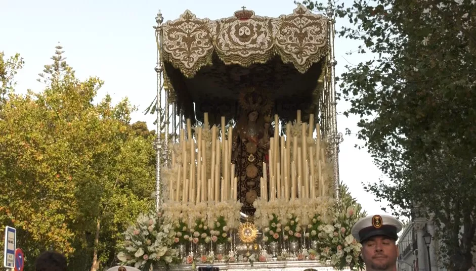 El Mentidero y la Viña unidos por la Virgen del Carmen.