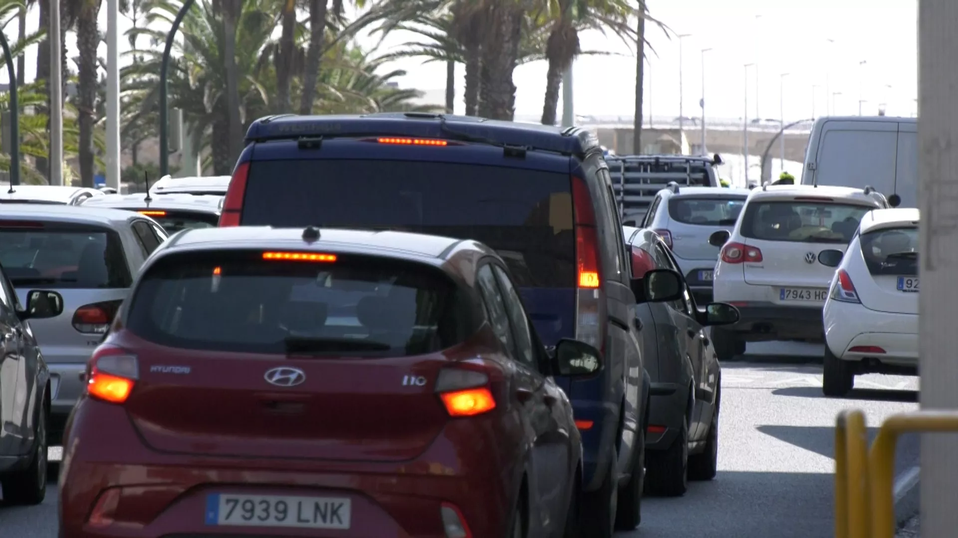 Atasco en la salida de Cádiz hacia la autovía 