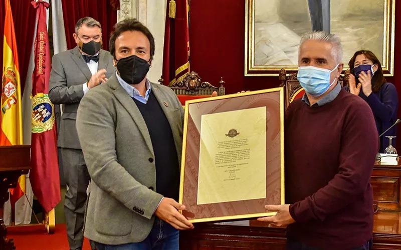 El Ayuntamiento reconoce así a la persona o instituciones que trabajan en la defensa de los derechos humanos