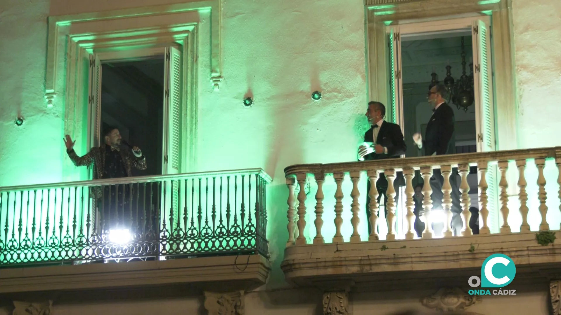 Morera y Meni junto a David Palomar durante su espectáculo desde el Palacio de San Agustín