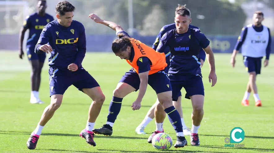 Imagen de una de las últimas sesiones desarrolladas en la Ciudad Deportiva Bahía de Cádiz (Foto: Cádiz CF)