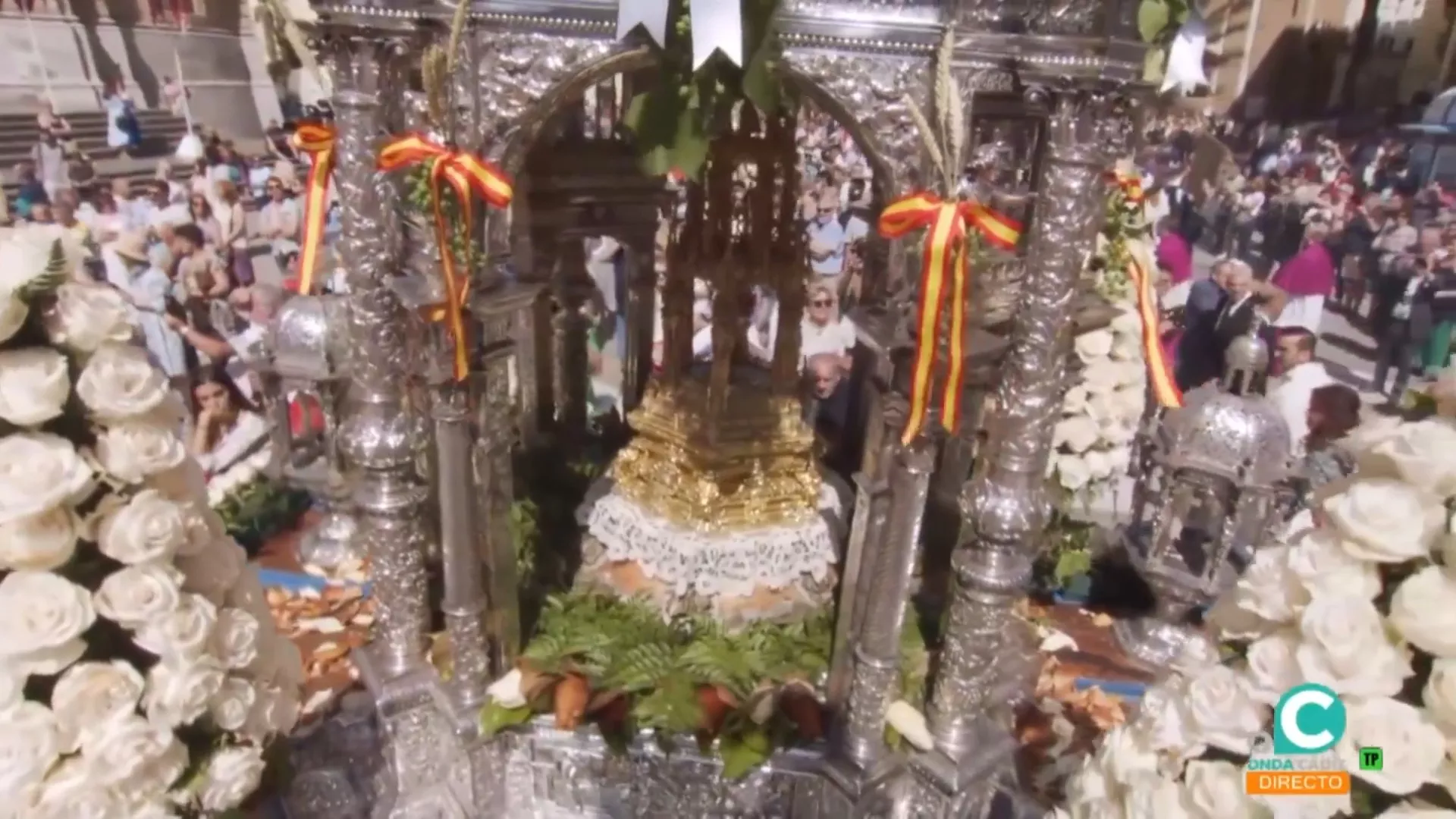 Imagen de la Custodia en su salida de Catedral 