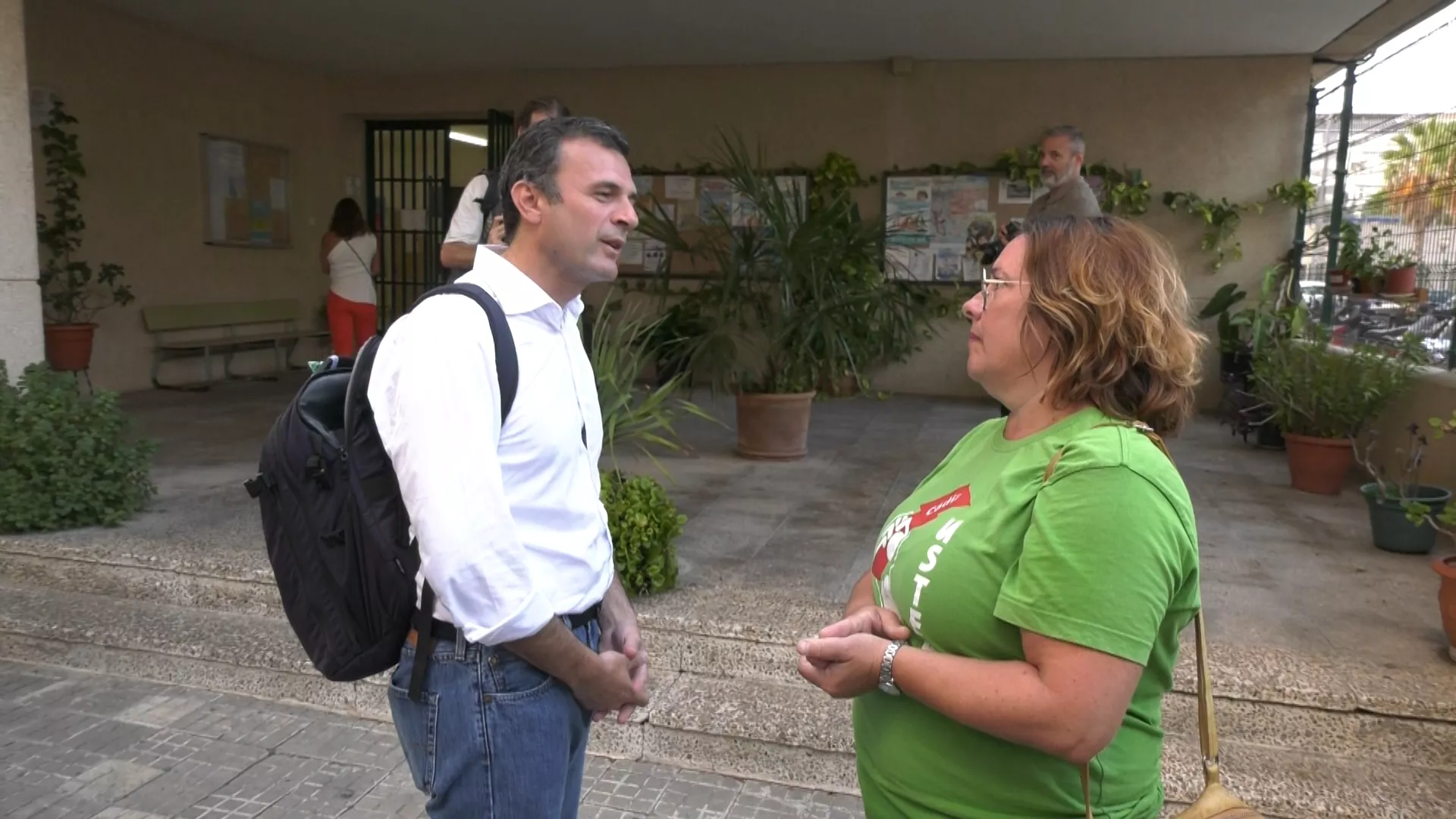 Ustea reclama el apoyo del Ayuntamiento contra el recorte de líneas educativas