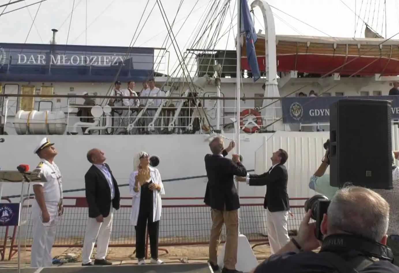 Con el izado de la bandera se ha declarado oficialmente inaugurada la Gran Regata 2023