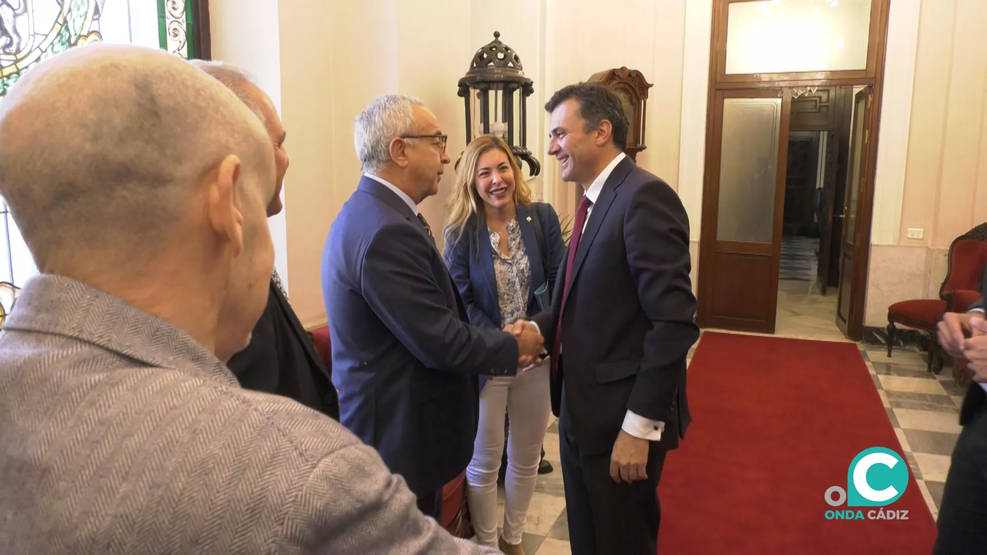 El alcalde de Cádiz, Bruno García, y el presidente del Comité Olímpico Español, Alejandro Blanco. 