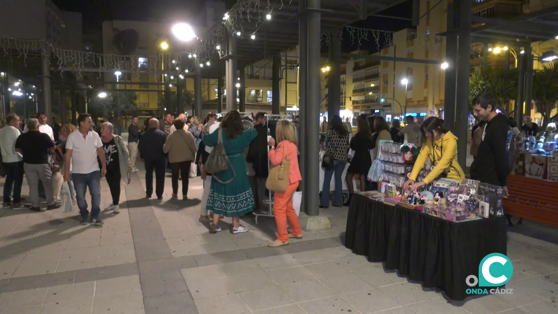 Imagen del mercadillo en la Plaza de Ana Orantes 