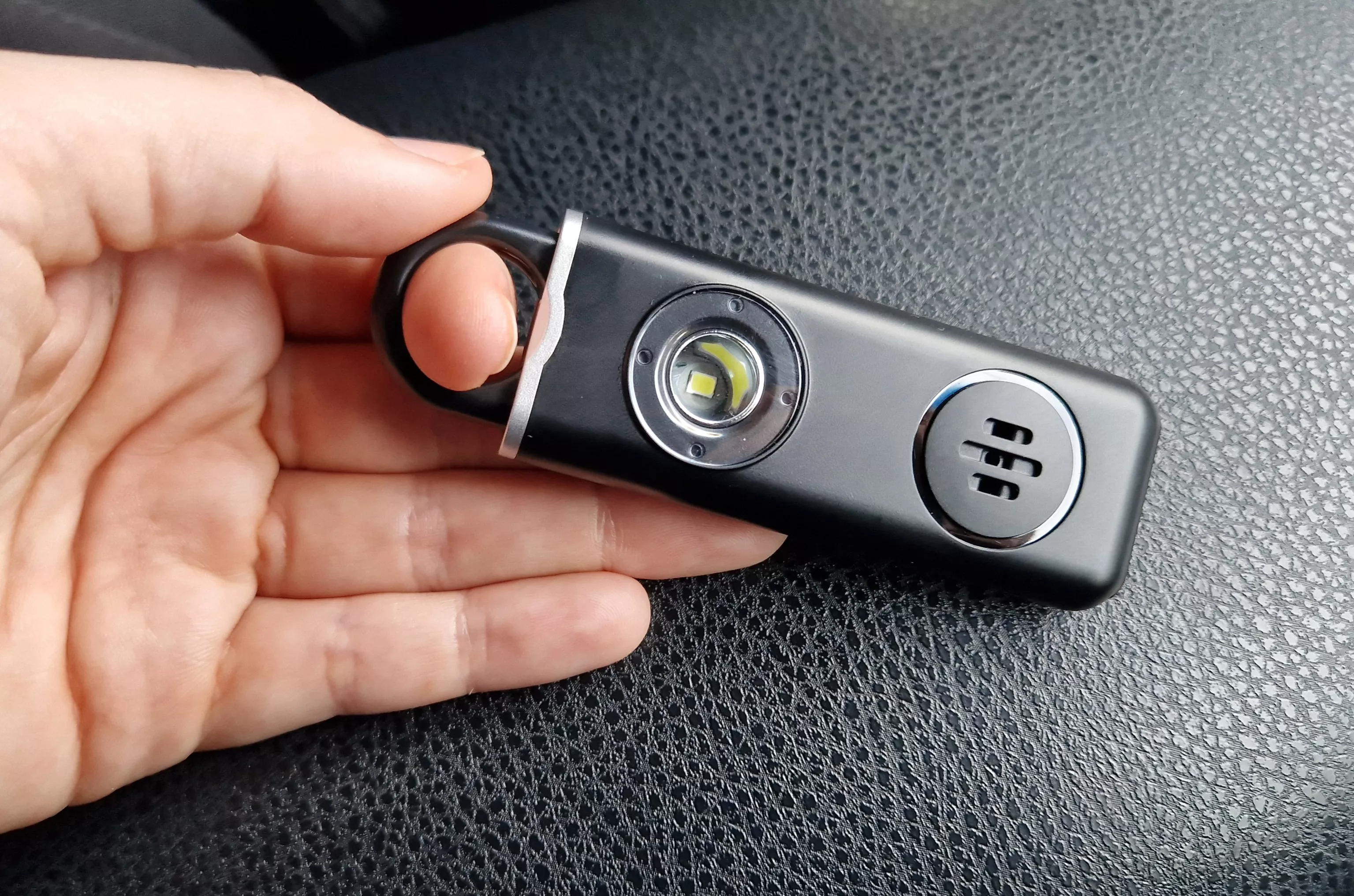 Dispositivo anti agresiones para sanitarios. 