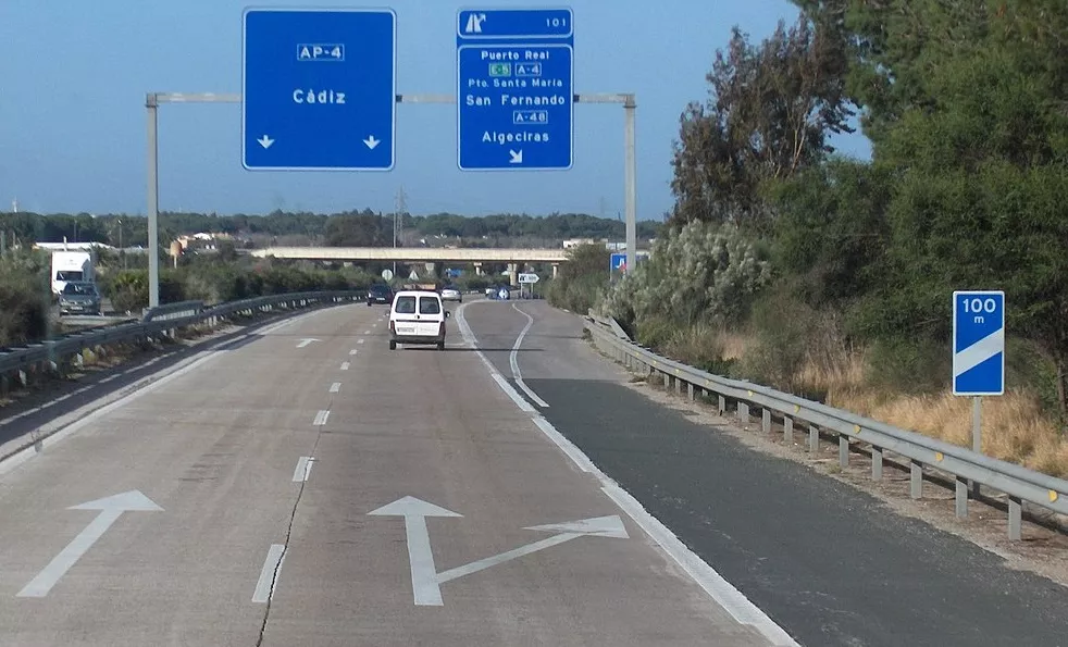 AP-4 el el paso por Puerto Real. 