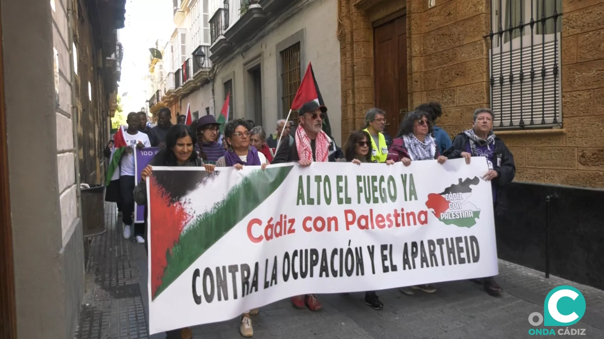 Manifestación de la plataforma Cádiz con Palestina por las calles de la ciudad. 