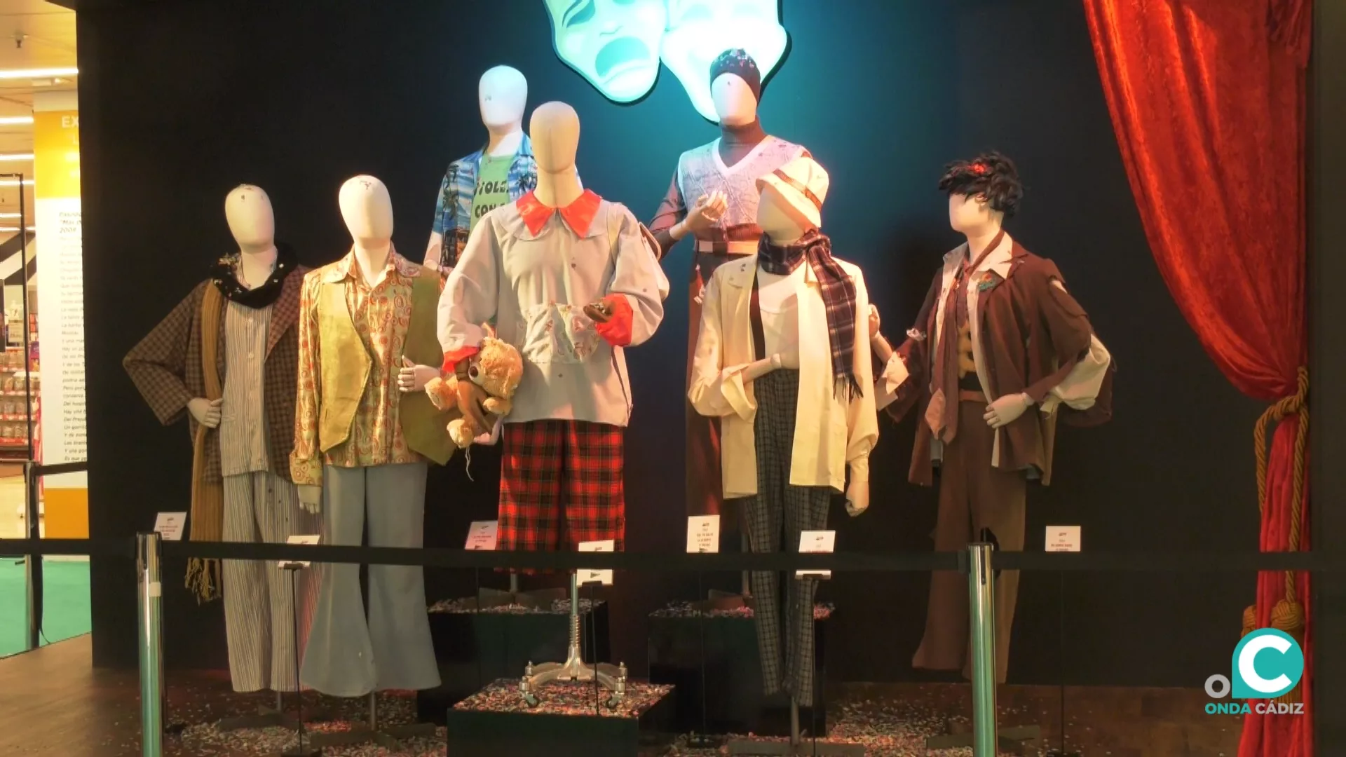 Imagen de la exposición “La chirigota del Love, una vida entera” en el Corte Inglés