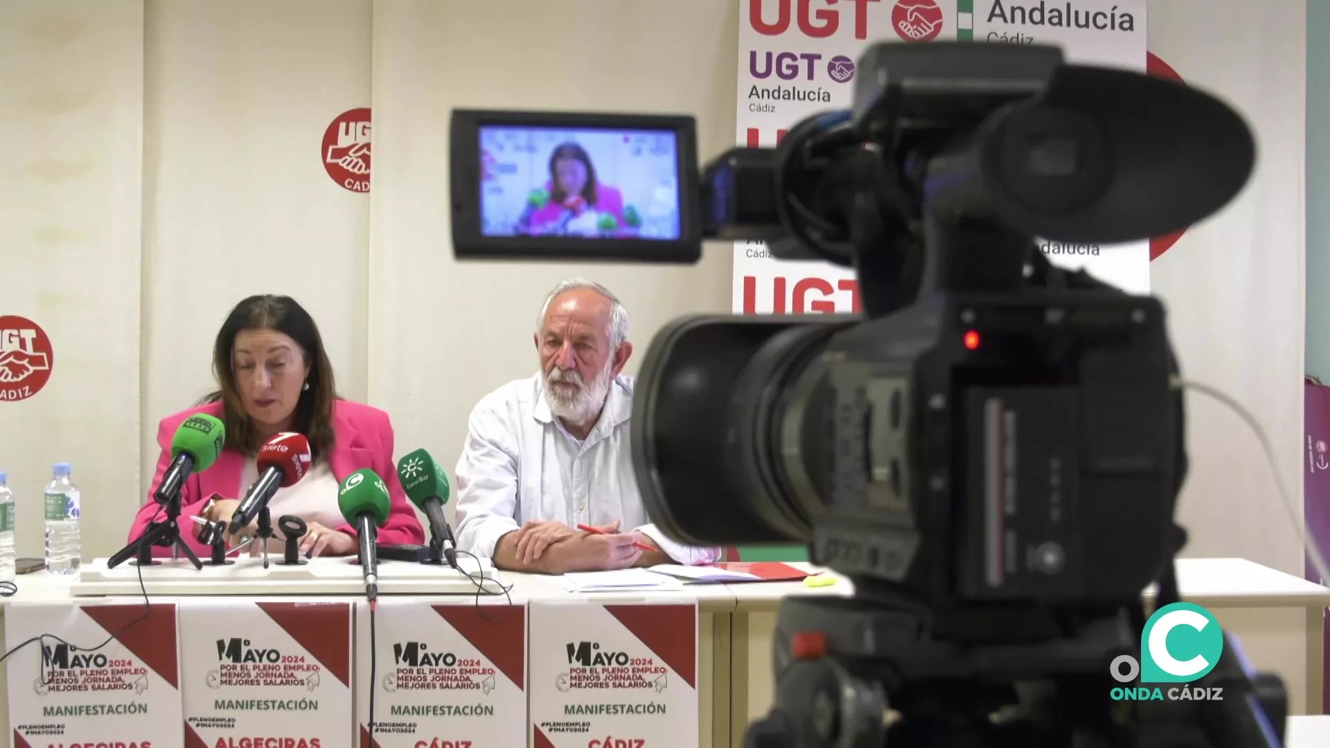 Los representantes de CCOO y UGT en la rueda de prensa este lunes
