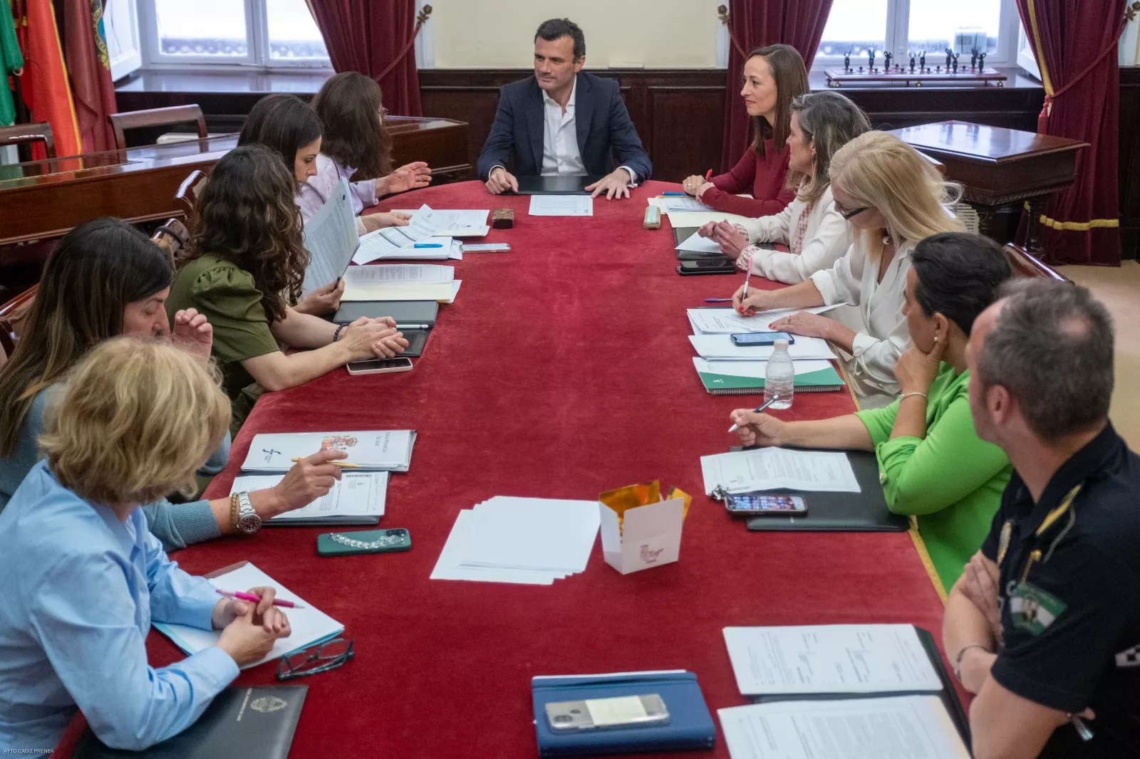El alcalde presidió la Comisión Local de Seguimiento de Violencia de Género en el Ayuntamiento.