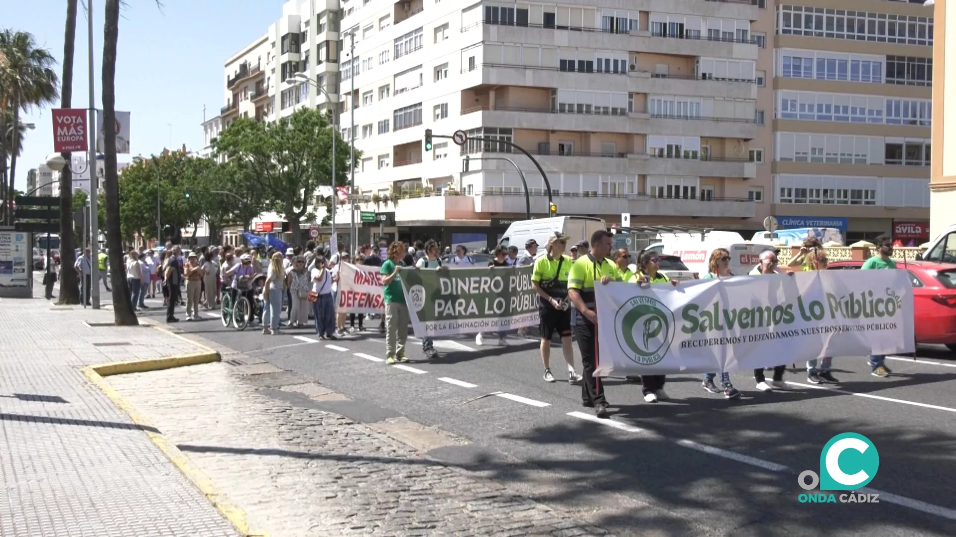La manifestación ha partido desde Plaza Asdrúbal hasta San Juan de Dios.