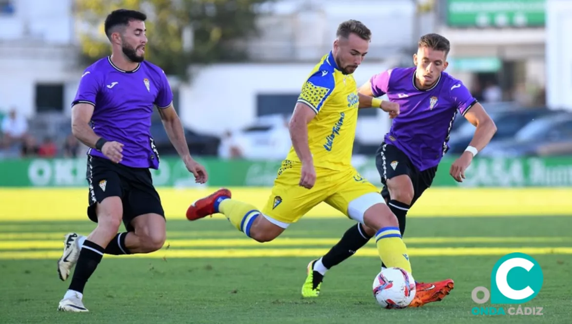 Ontiveros en una acción del segundo encuentro ante el Córdoba CF (Foto: Cádiz CF)