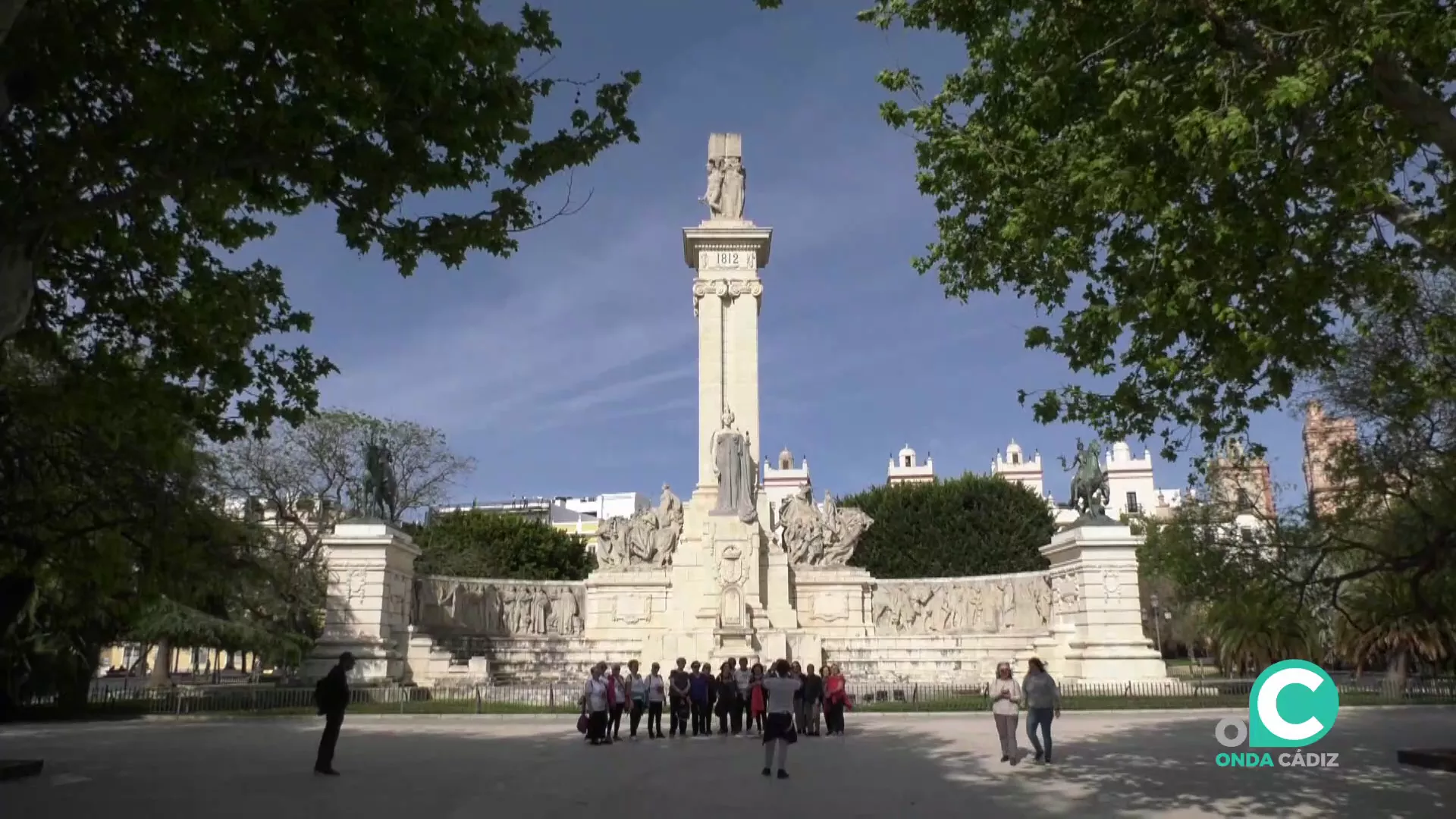 Imagen de uno de los lugares emblemáticos de Cádiz donde se alza el Monumento a las Cortes en Plaza de España. 