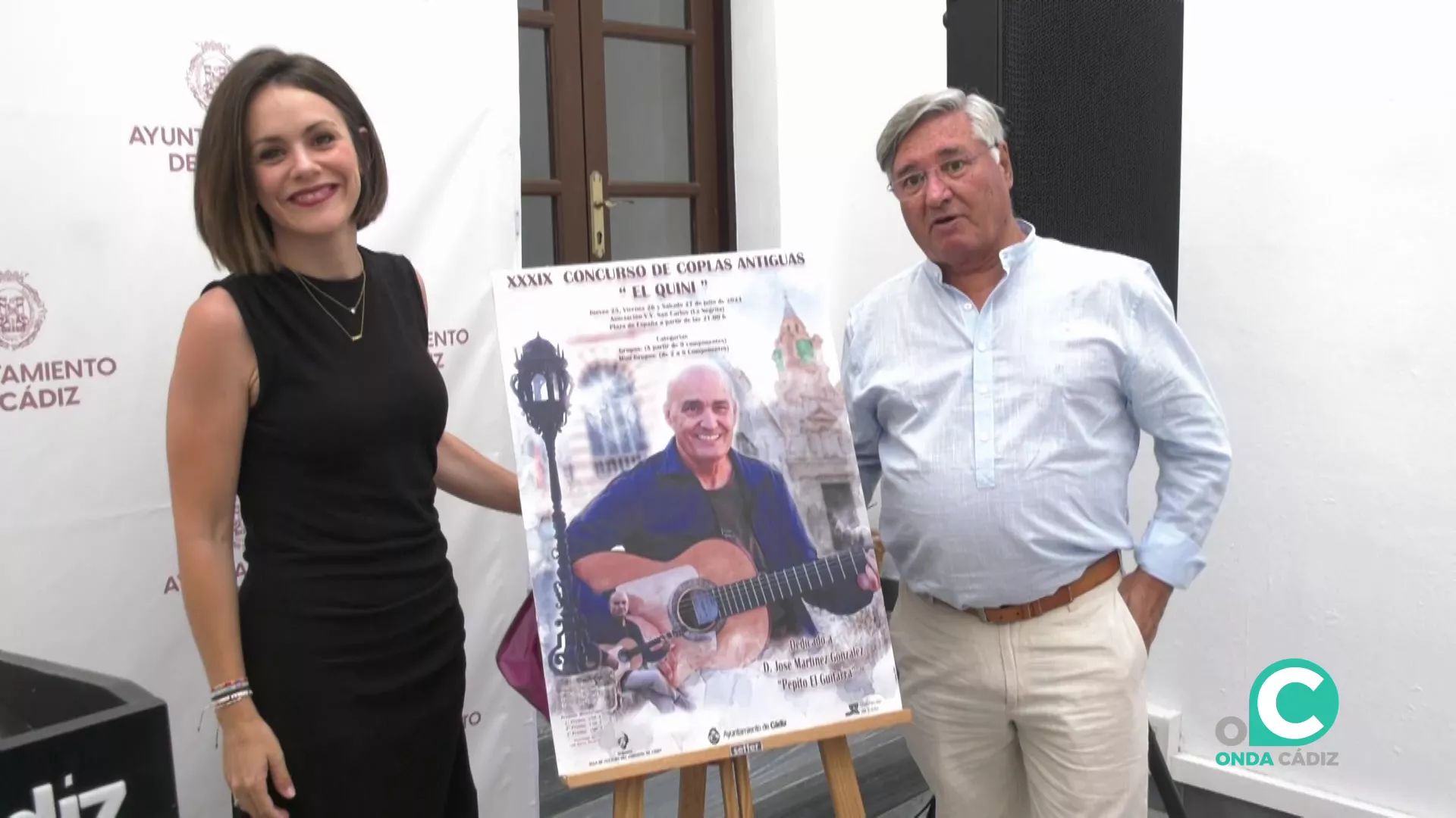 Momento de presentación del cartel.