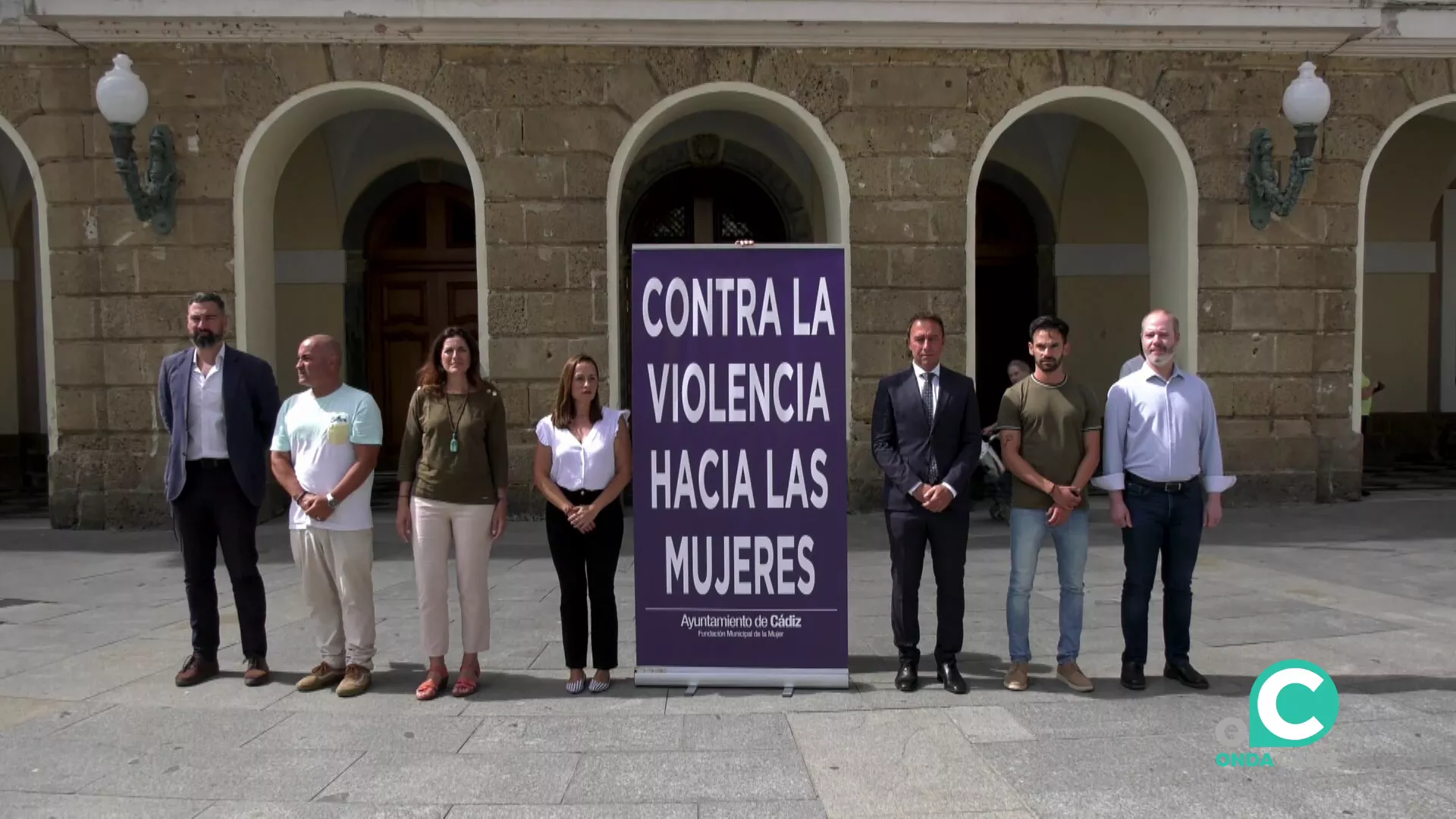 El Ayuntamiento convoca un minuto de silencio en San Juan de Dios. 