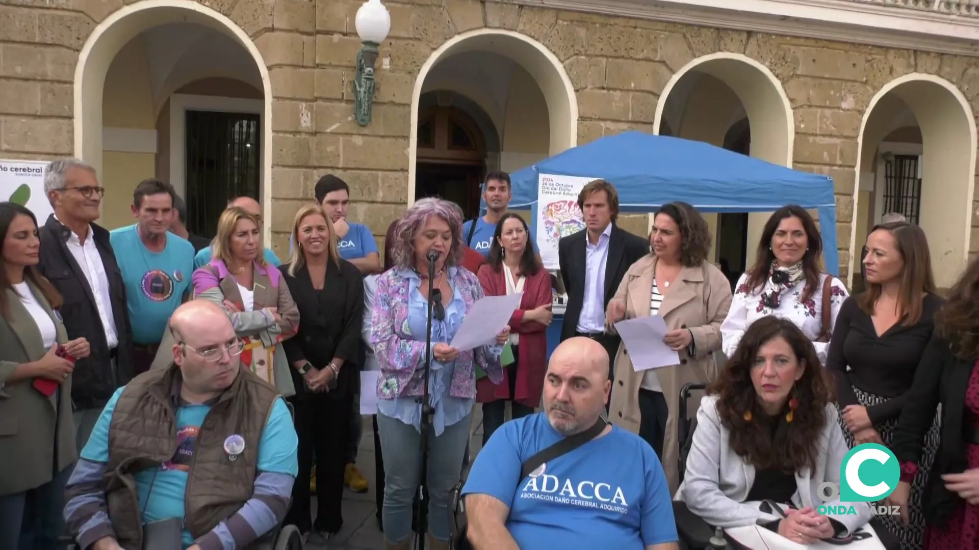 Lectura del manifiesto durante el acto en la plaza de San Juan  de Dios