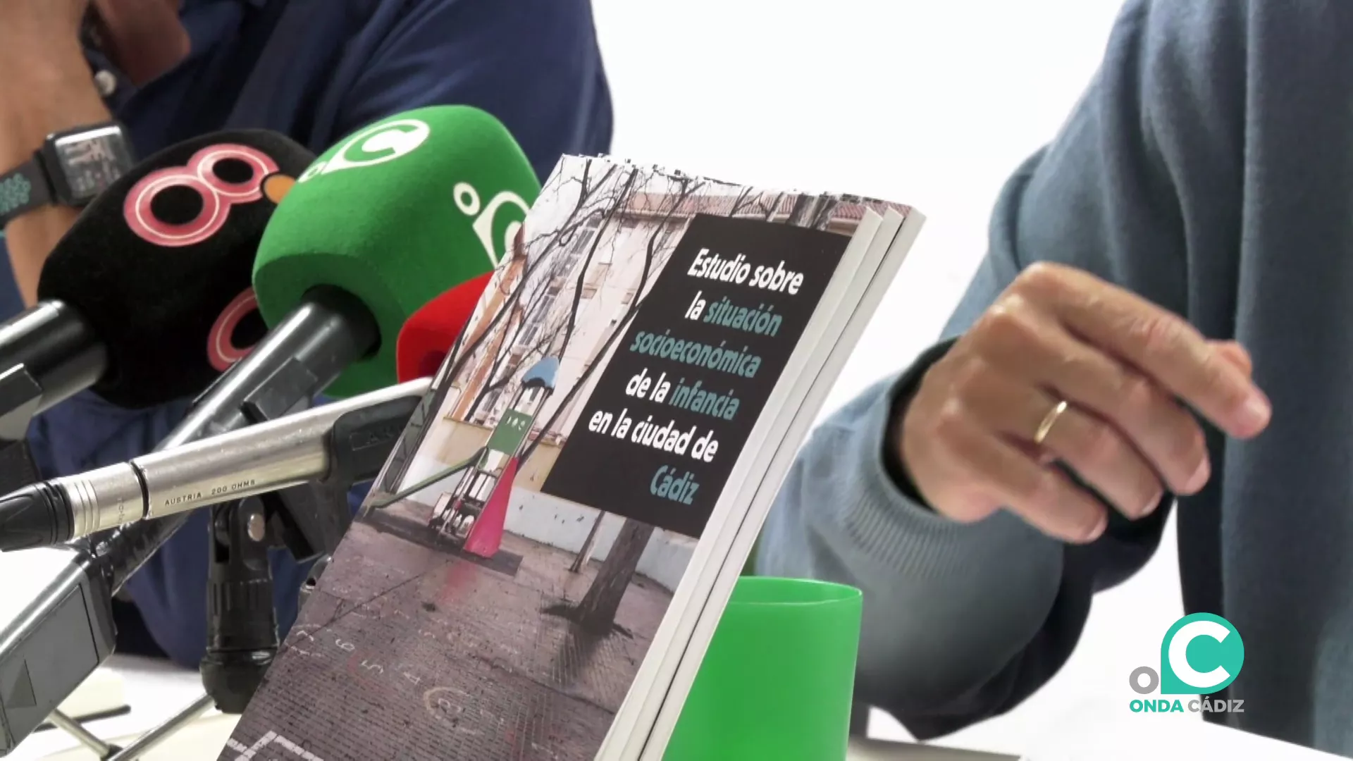 Imagen del trabajo presentado sobre la situación de pobreza infantil en la ciudad