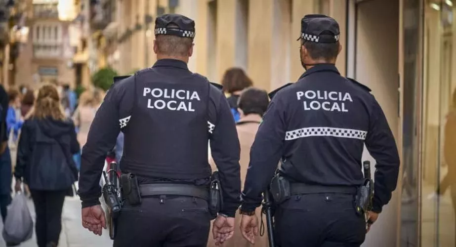 La Policía Local de Cádiz está liderando la ‘Operación Benetússer’ para que ningún niño se quede sin juguete en el municipio valenciano.