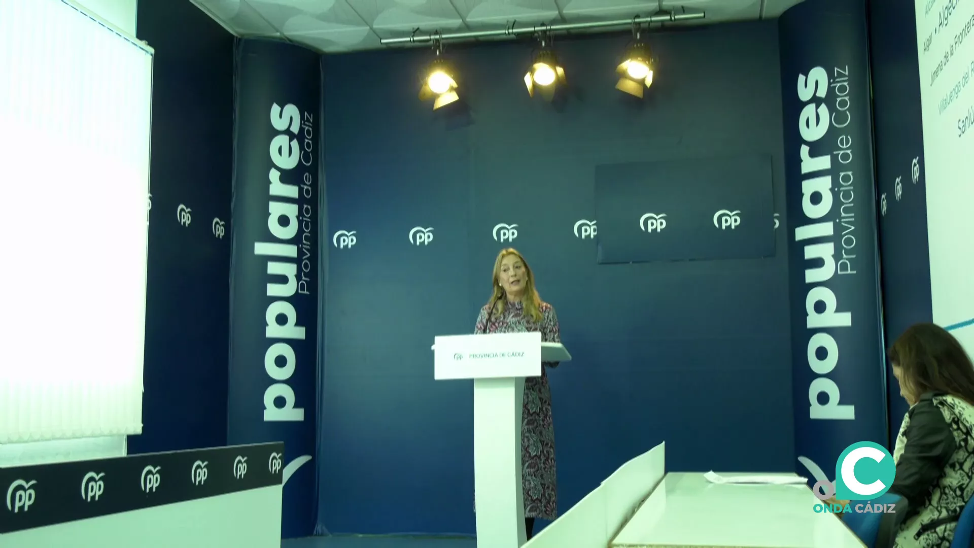 La diputada nacional del PP, Macarena Lorente, en rueda de prensa. 