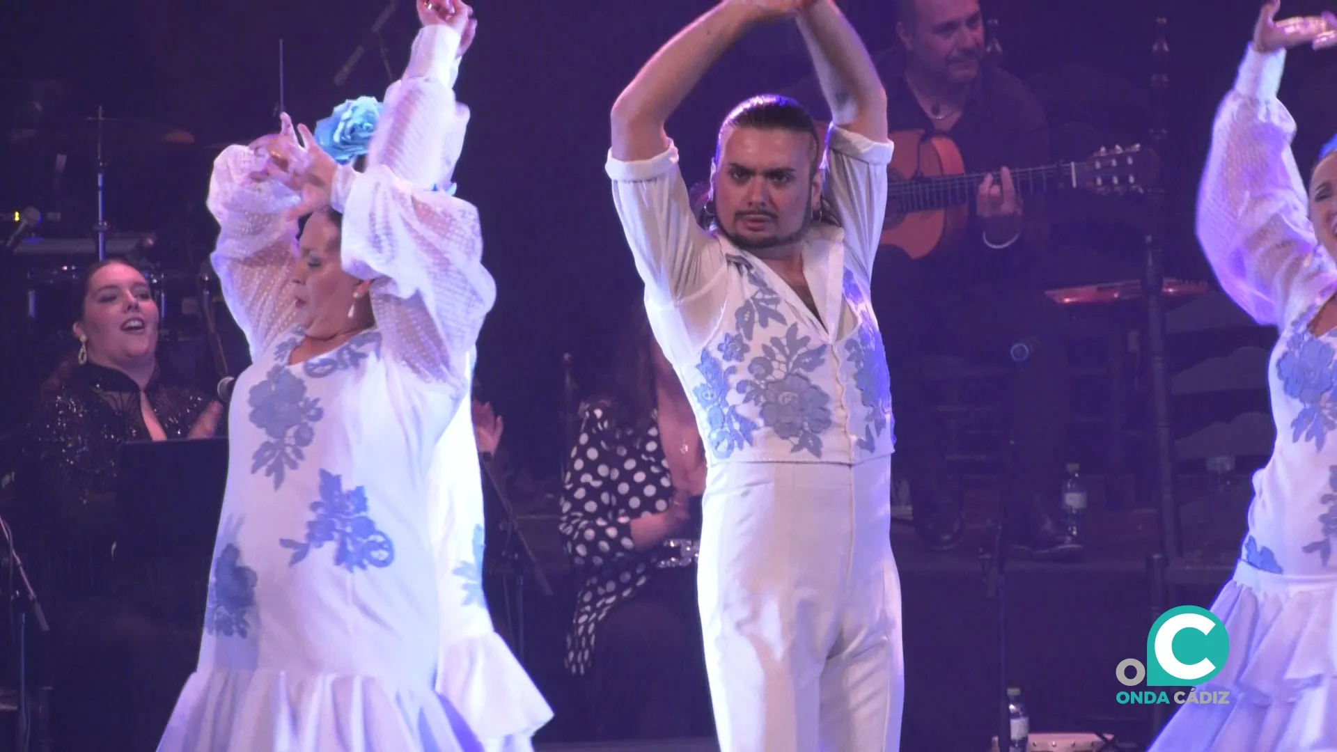 Toma Castaña ofreció este jueves el espectáculo 'Nochebuena en Cái' en el Falla.