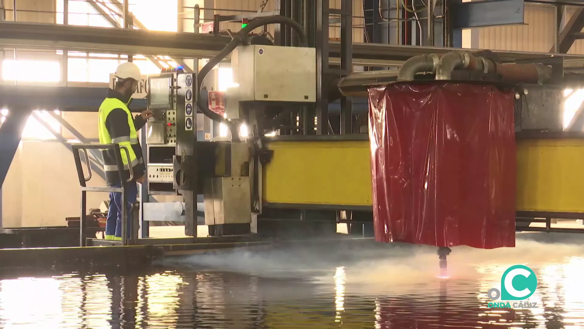 Operarios trabajan en el inicio del nuevo reto para la factoría puertorrealeña