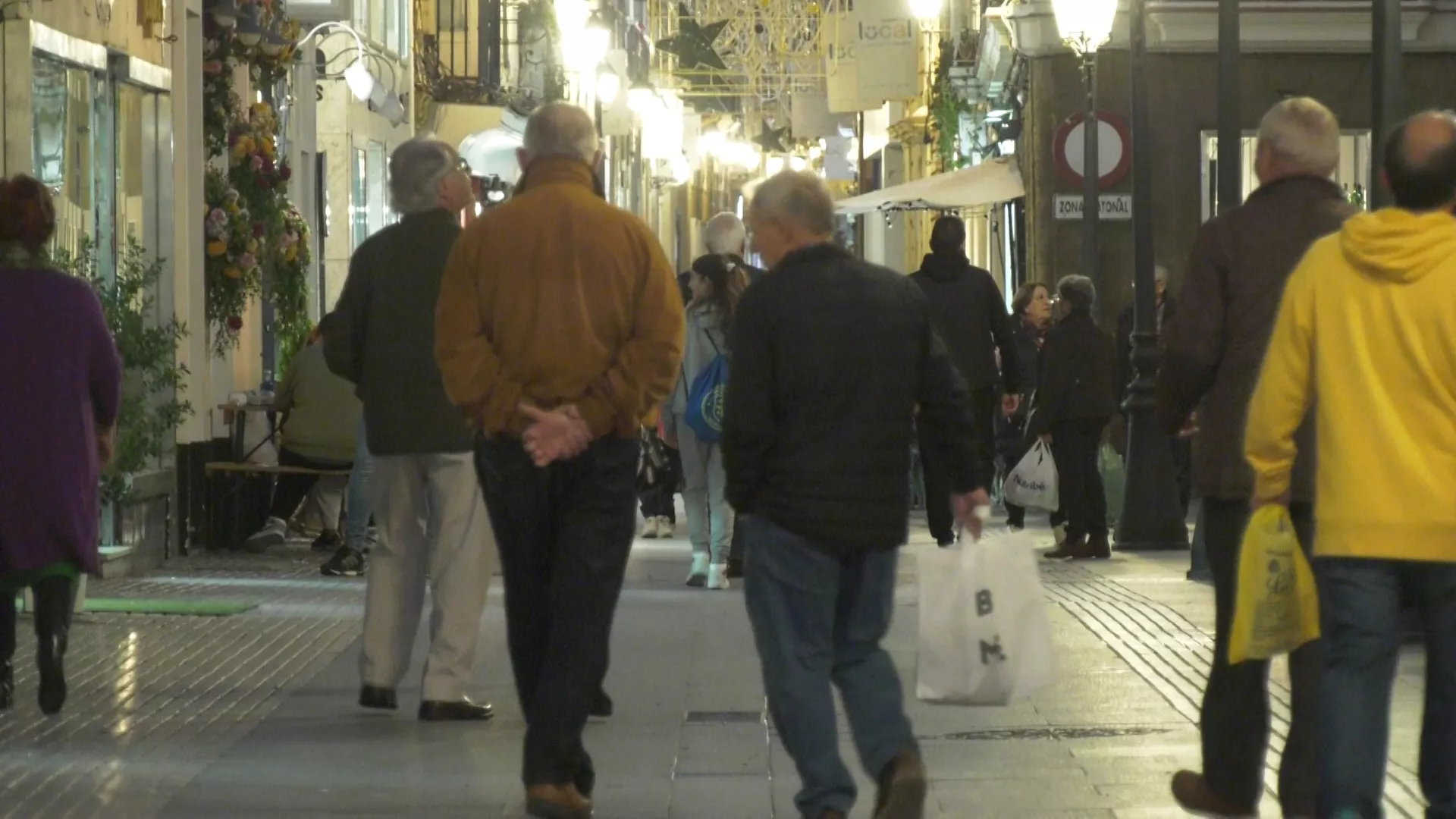El porcentaje de consumidores que comprará en rebajas se sitúa en el 84%, siendo el 10% los que dicen que no realizarán ninguna compra y el 6% se muestra indeciso.
